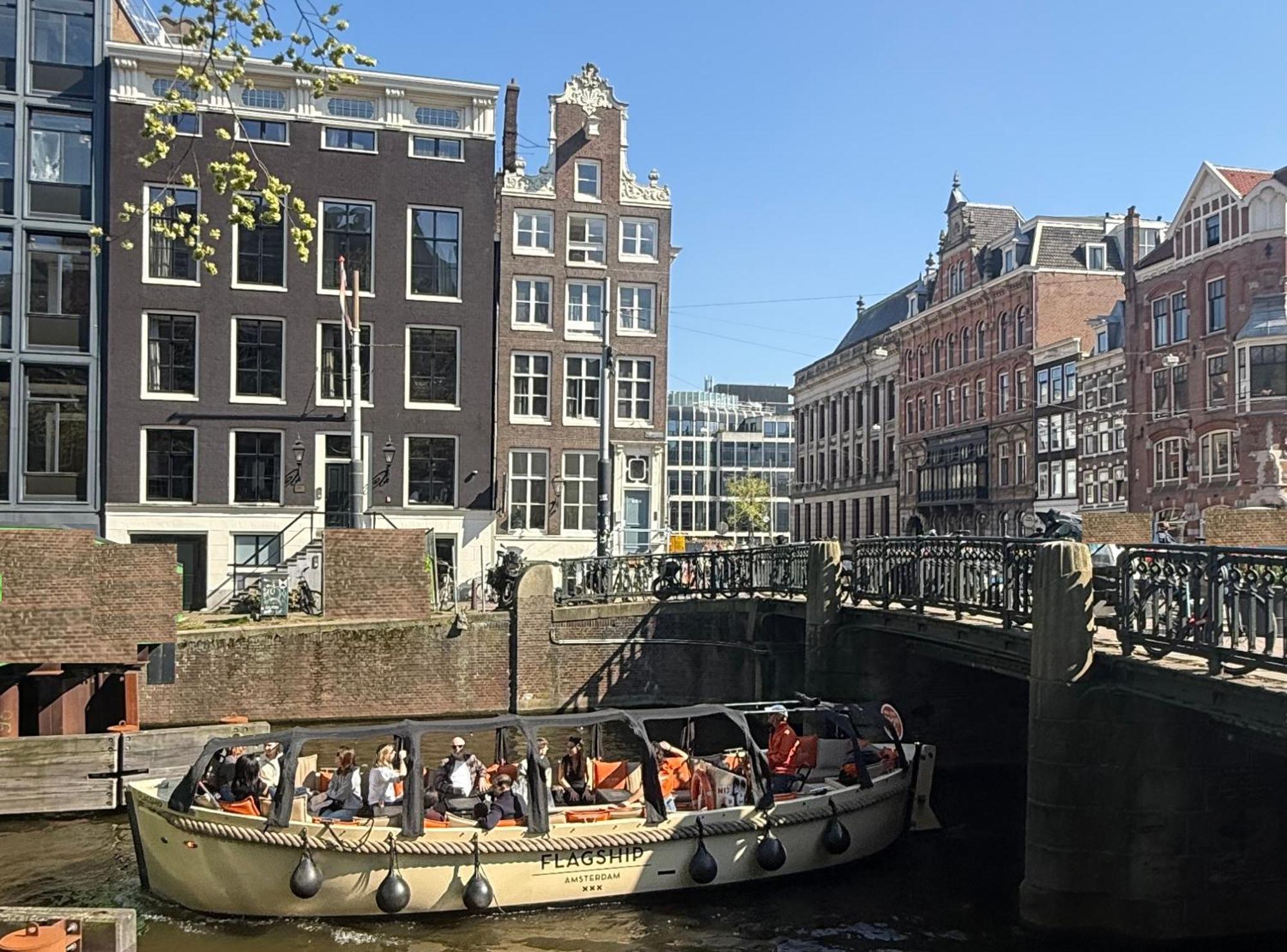 Two Bedroom Apartment In Historic Canalhouse From 1618 - City Centre Amsterdam Exterior photo